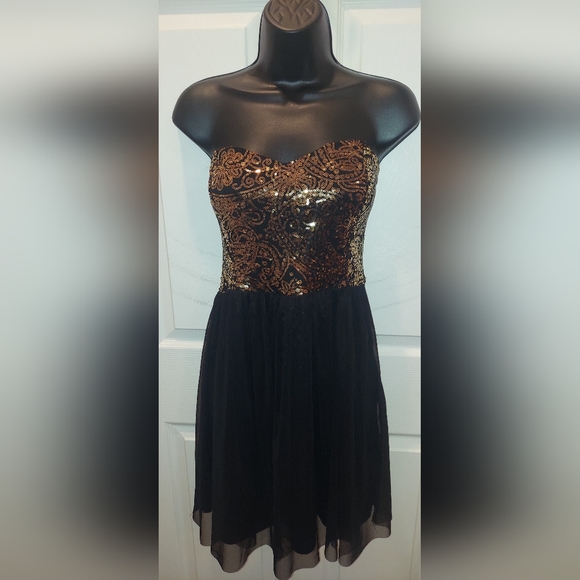 NWOT MYSTIC Black W/ Gold Sequinned Top-  Mini Dress - Picture 1 of 2